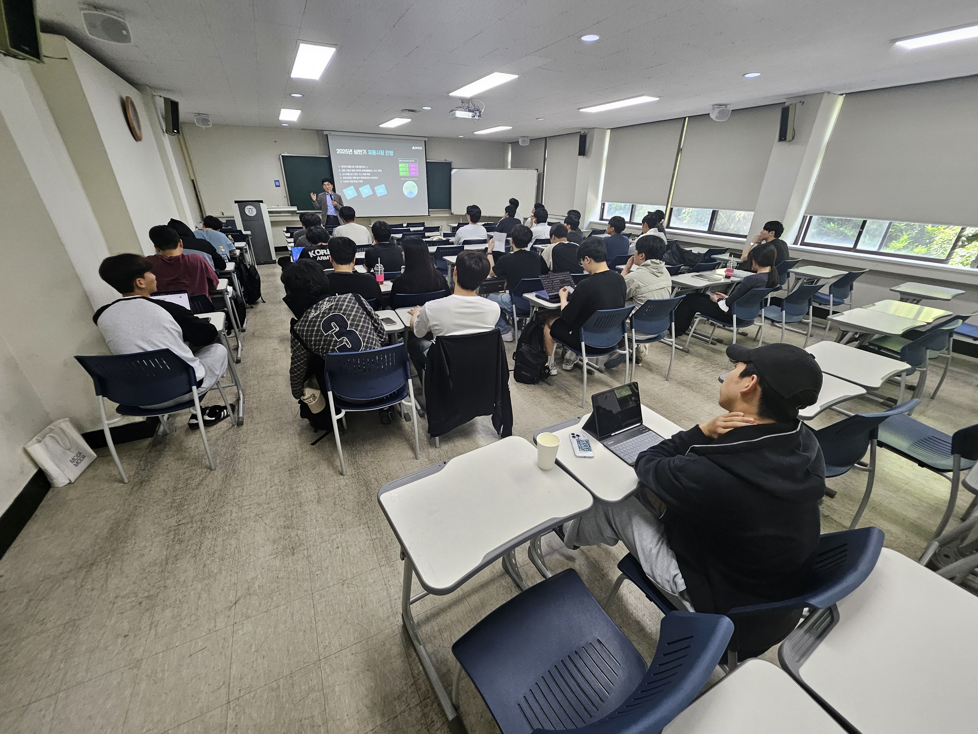 20250520_133354.jpg 동아대학교 건축공학과와 현대건설 기술교육원 진로특강 및 취업완성 아카데미 설명회 개최