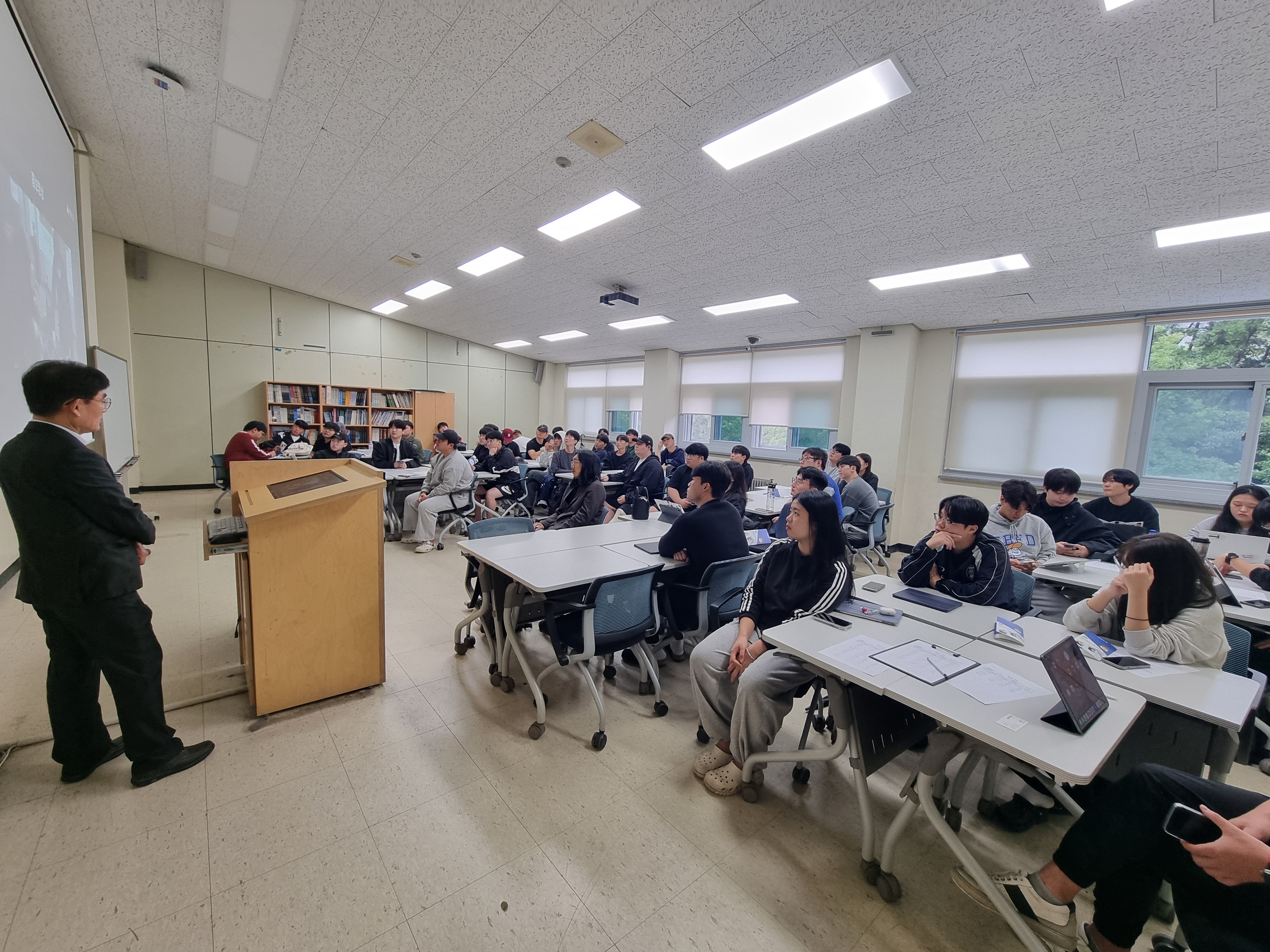 군산대학교 건축공학과와 현대건설 기술교육원 진로특강 및 취업완성 아카데미 설명회 개최